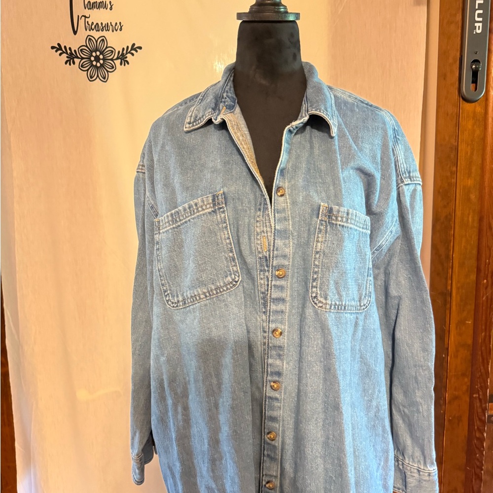 Women’s Heavyweight Denim Boyfriend Shirt with Button Front - size X- Large